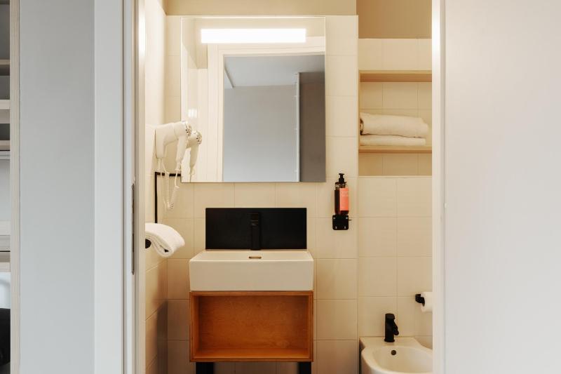 Double Room image 2