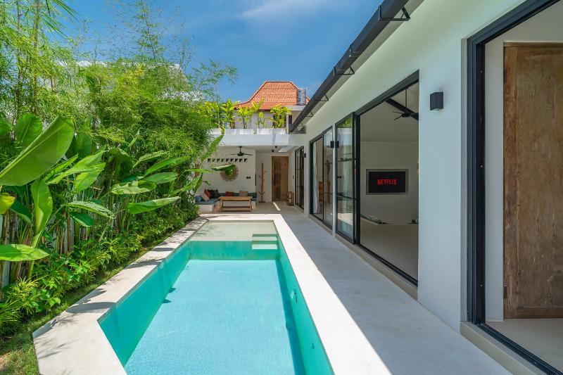 Casa Kami - Modern Serenity 2 BR Haven in Pererenan - image 14
