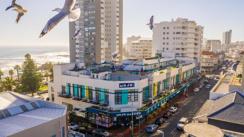 Mojo Hotel & Market - image 1