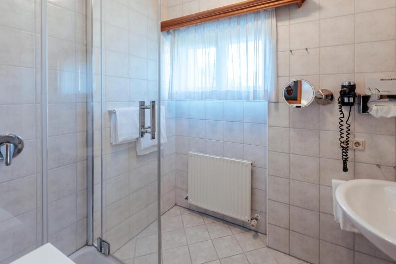 Double Room image 3