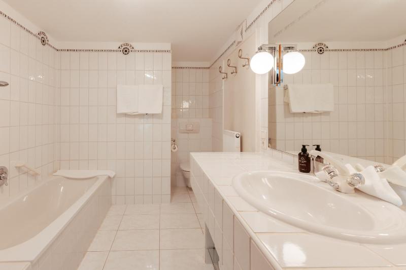 Double Room image 2