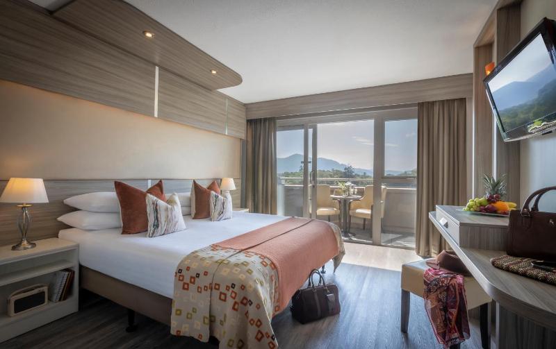 Double Room with Balcony image 1
