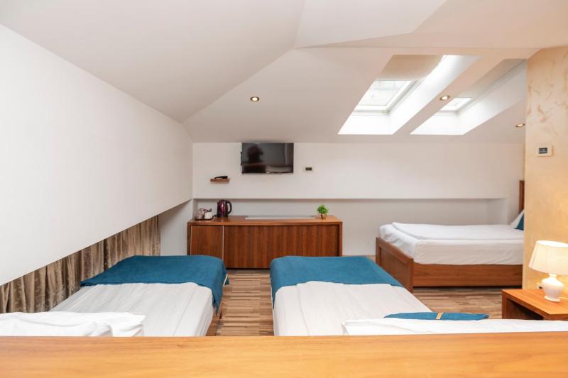 Triple Room image 4