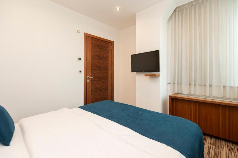 Junior Suite image 1