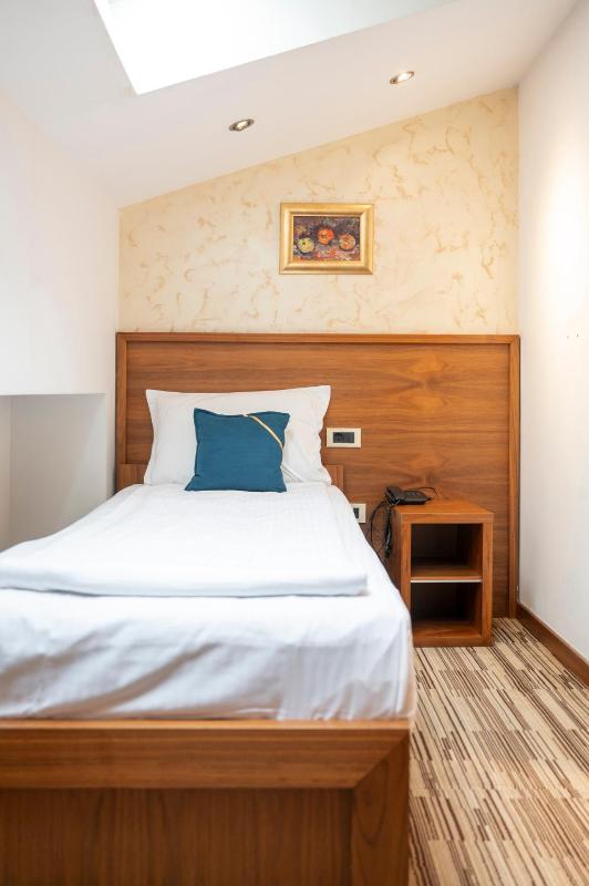 Triple Room image 1