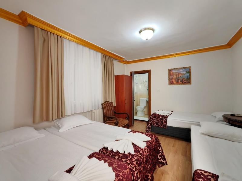Quadruple Room image 1