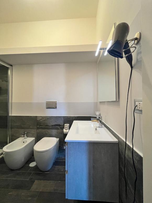 Superior Double Room with Balcony image 2