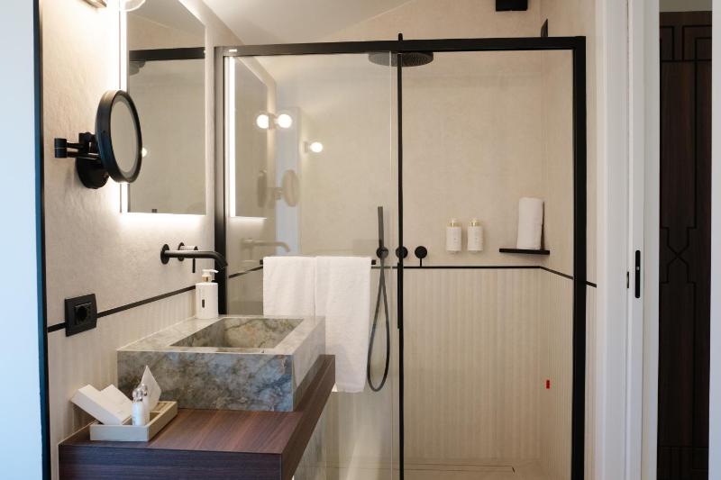 Double or Twin Room image 1