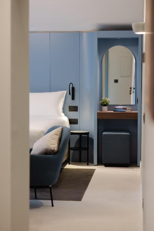 Superior Double or Twin Room image 3