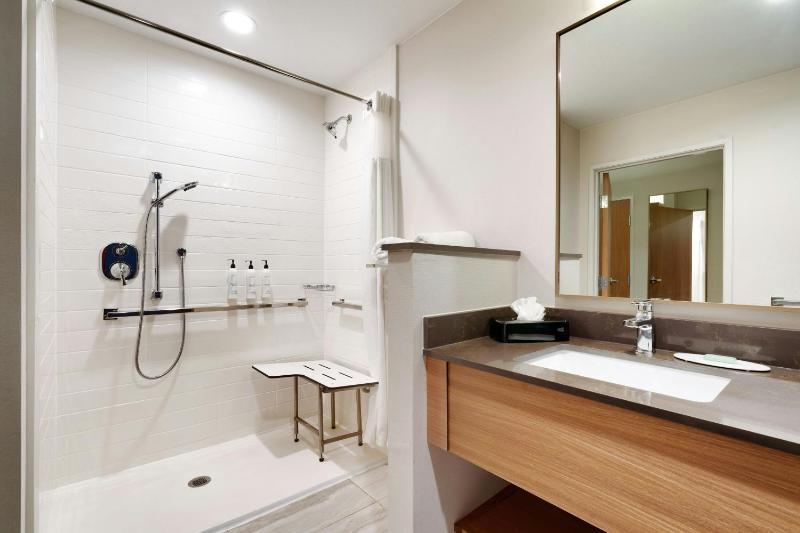 King Room - Non-Smoking image 3