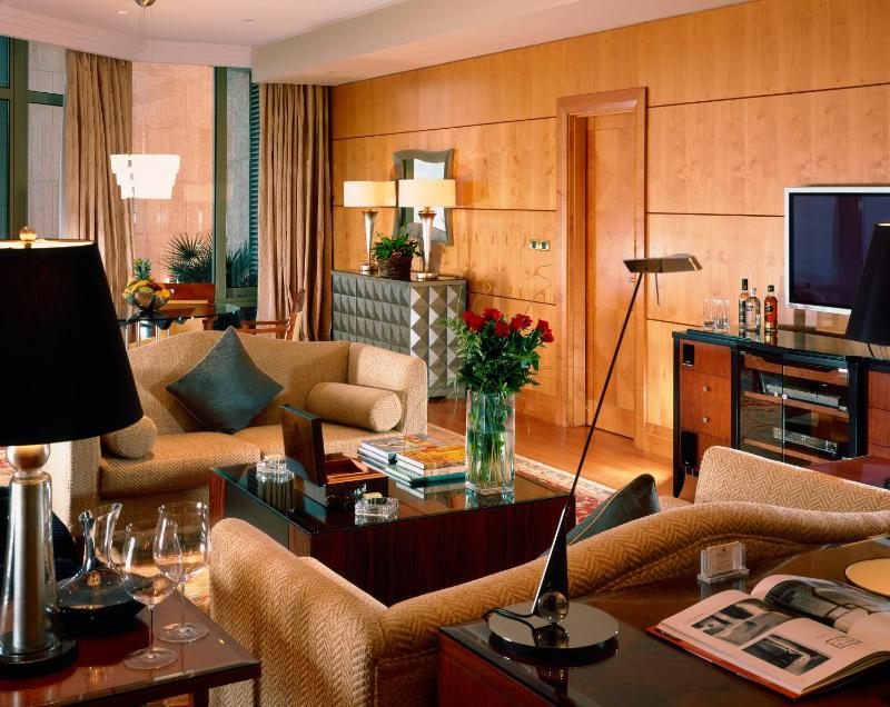 Superior One-Bedroom Apartment with Sea View image 1