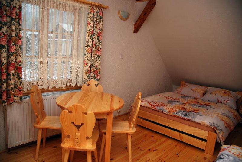 Swierkowa Chata - image 1