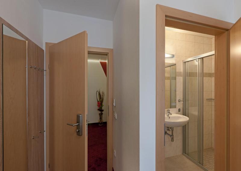 Single Room image 2