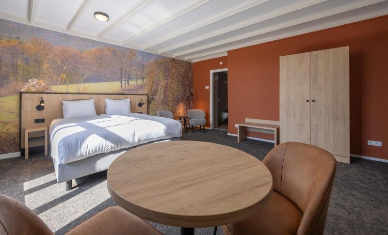 Luxury Double Room image 3