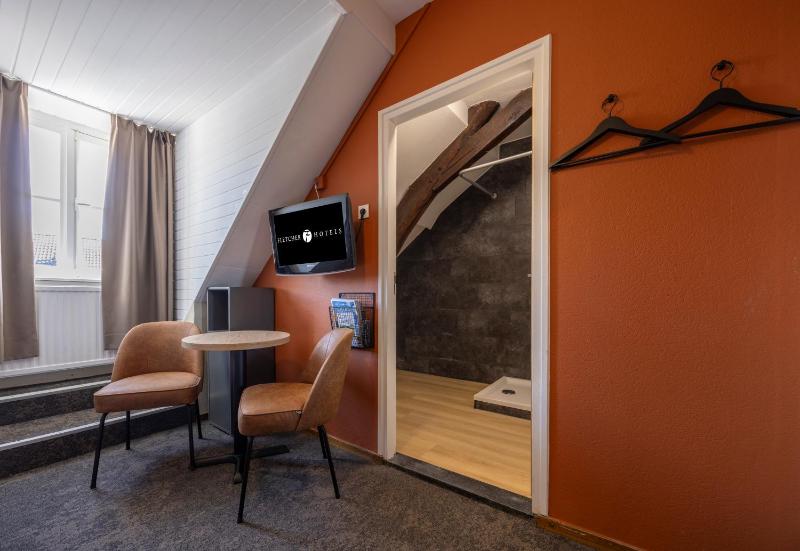Small Double Room with Shower  image 2