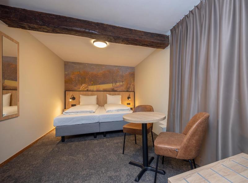 Standard Double Room with Shower image 4