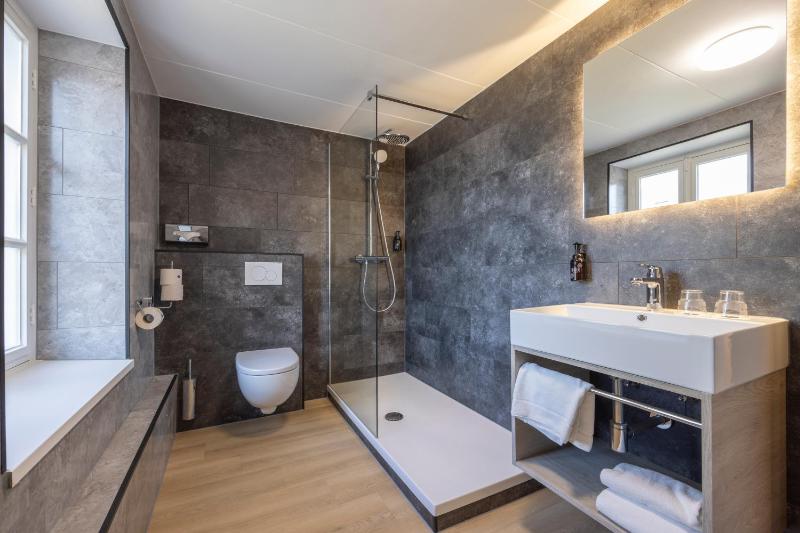 Standard Double Room with Shower image 3
