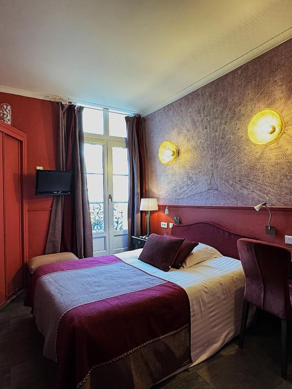 Single Room with Balcony image 3