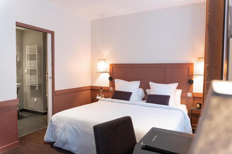 Superior Triple Room image 1