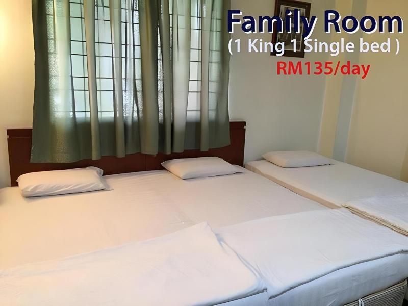 Deluxe Triple Room image 1