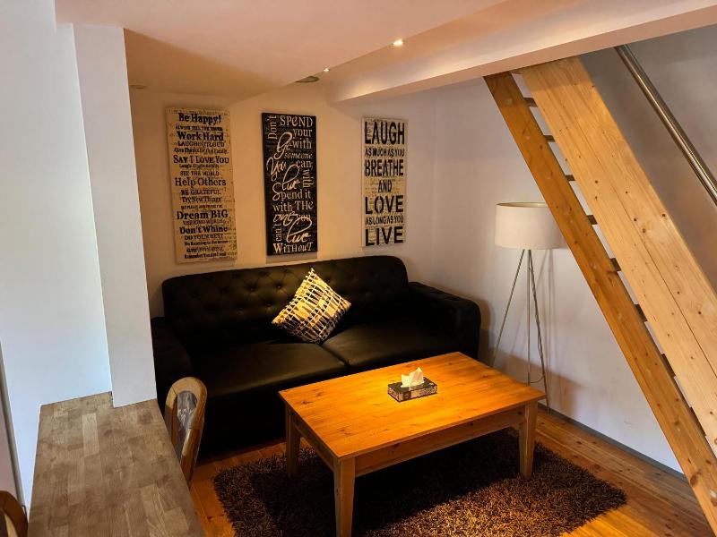 One-Bedroom Apartment image 1