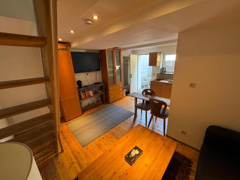 One-Bedroom Apartment image 3