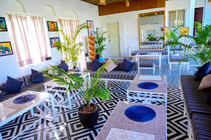 Hariom Tatsat Retreat - image 2