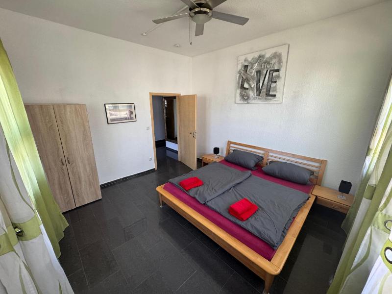 Studio Apartment image 2