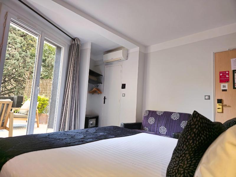 Superior Room with Terrace image 2