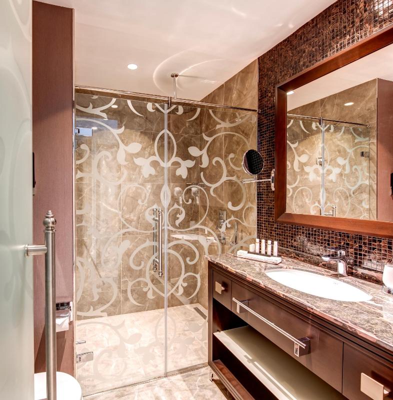 Deluxe Twin Room image 2