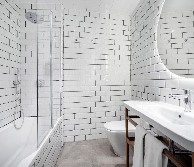 Double Room with Extra Bed image 3