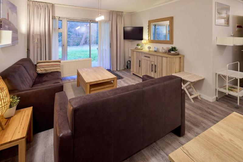 Two-Bedroom Deluxe Apartment image 1