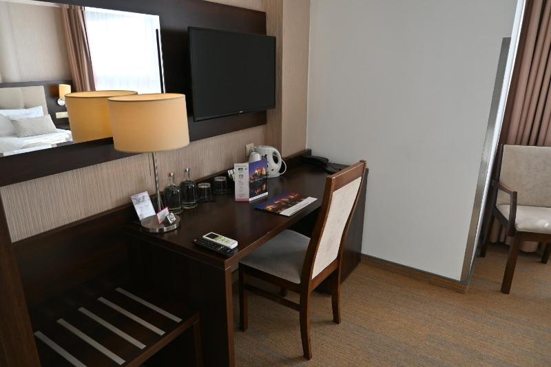 Standard Double Room image 4