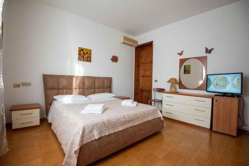 Deluxe Room image 1