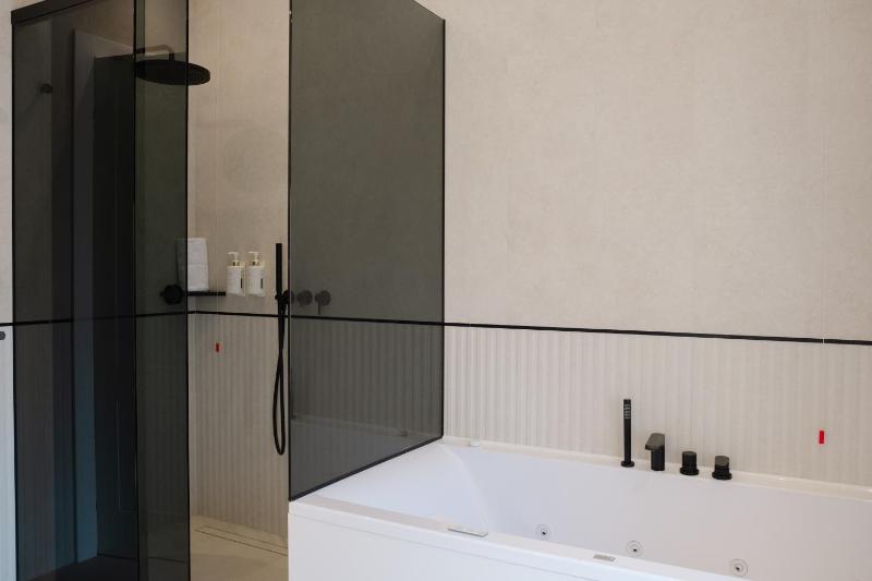 Suite image 2