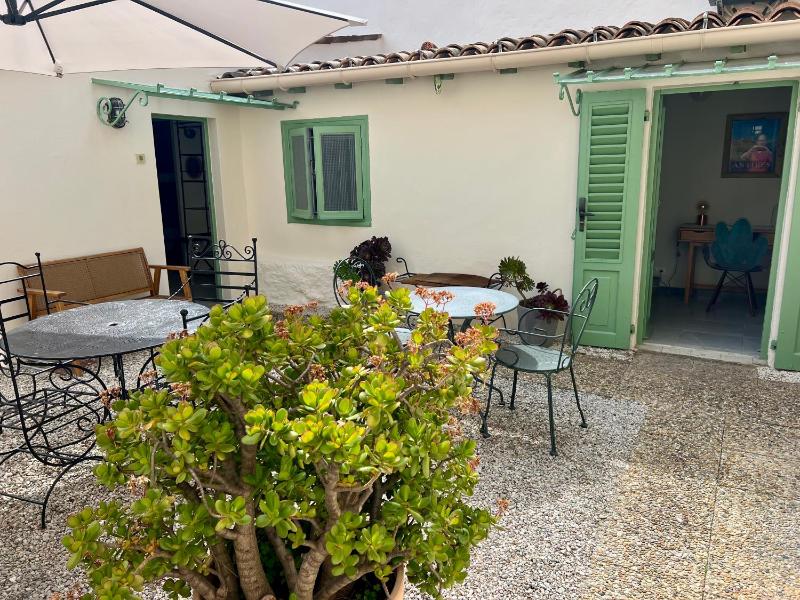 Double Room with Terrace image 3