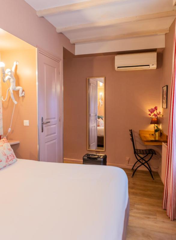 Deluxe Double Room image 1