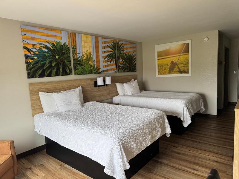 Double Room with Two Double Beds - Non-Smoking image 3