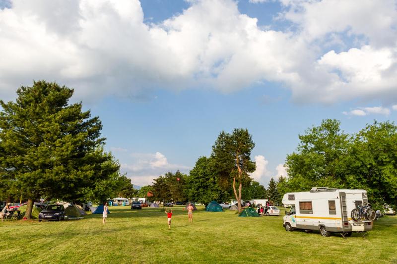 Caravan Place image 2