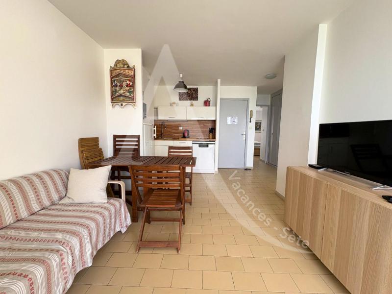 Apartment with Sea View image 1