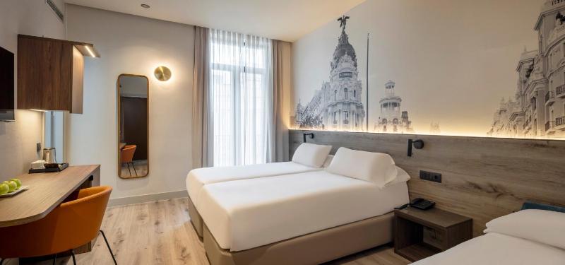 Double Room with Extra Bed image 4