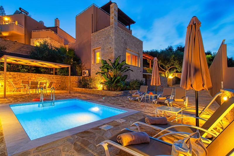 Rose Villa With Sea View image 2