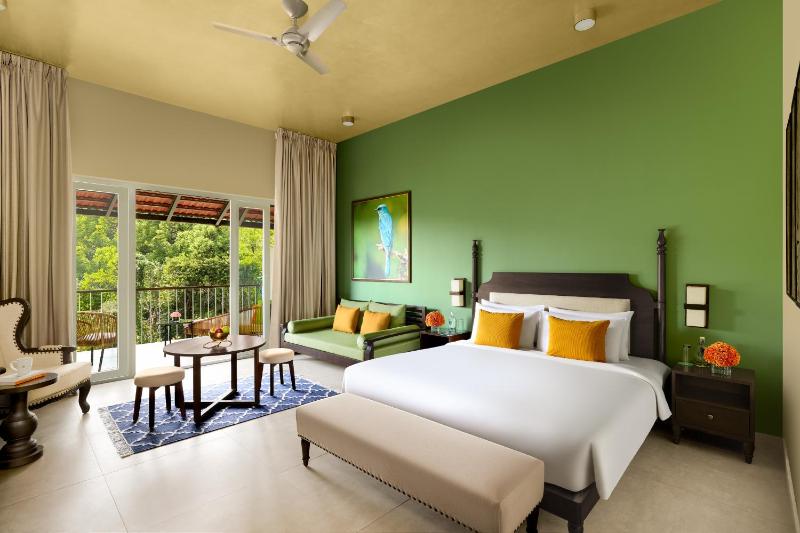 King Room with Balcony image 2