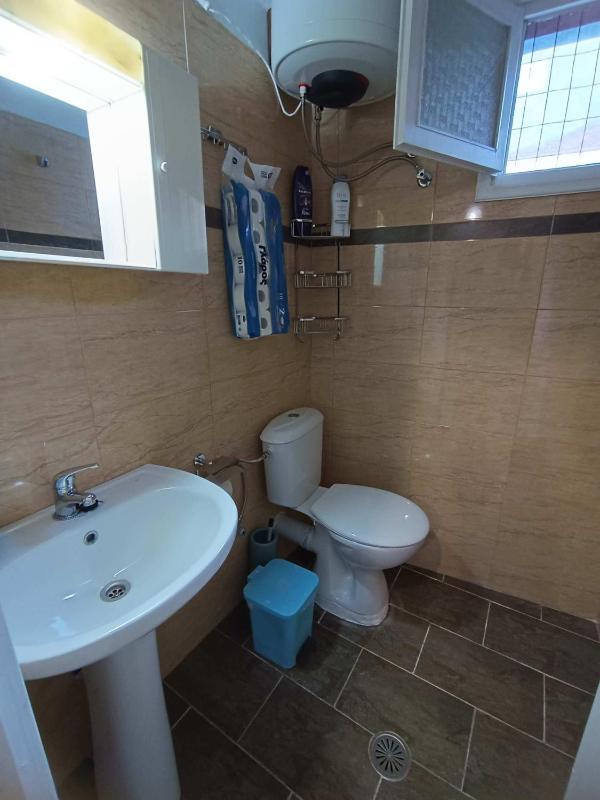 Blue Dolphins 2 bedroomed house with court yard - image 5