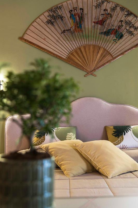 Deluxe Double Room with Balcony image 1