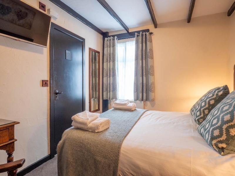 Black Boy (very small) Standard uk double bed image 1