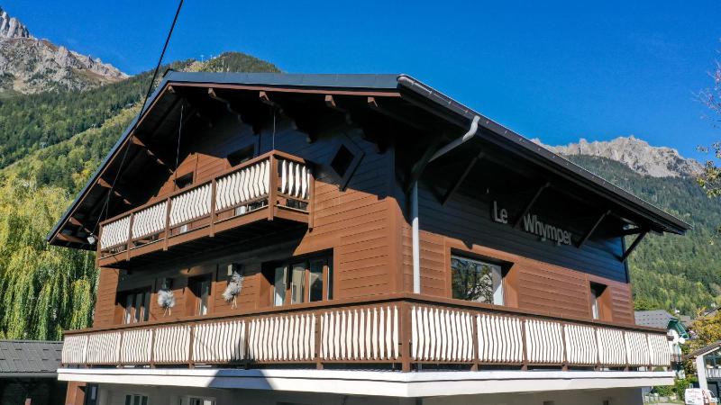 Chalet image 2