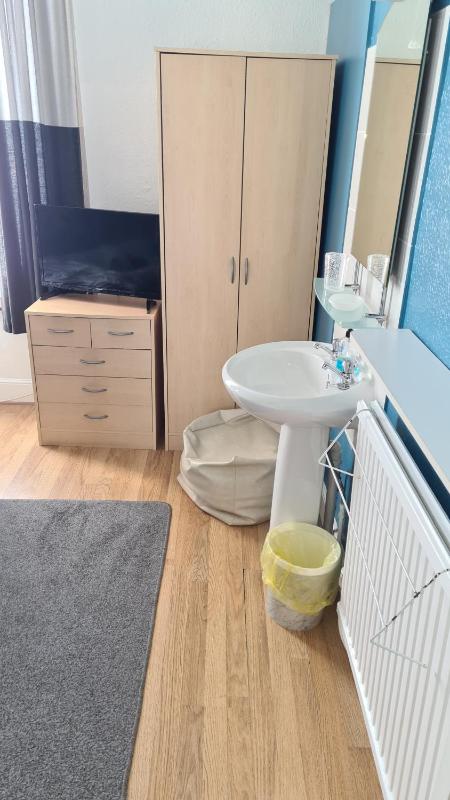Single Room image 2