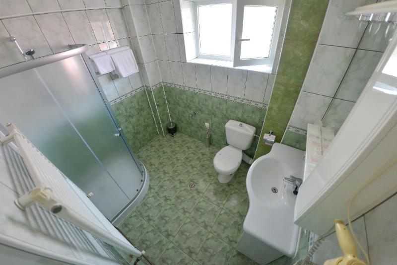 Double Room image 4