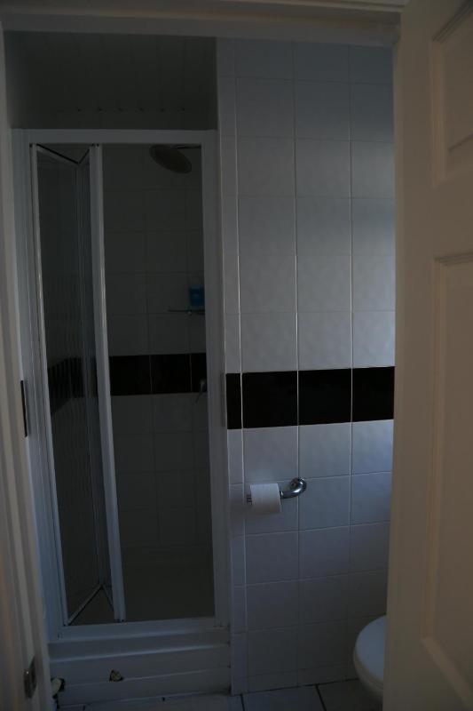 Standard Single Room image 3